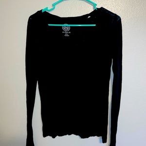 Medium black long sleeve v neck
